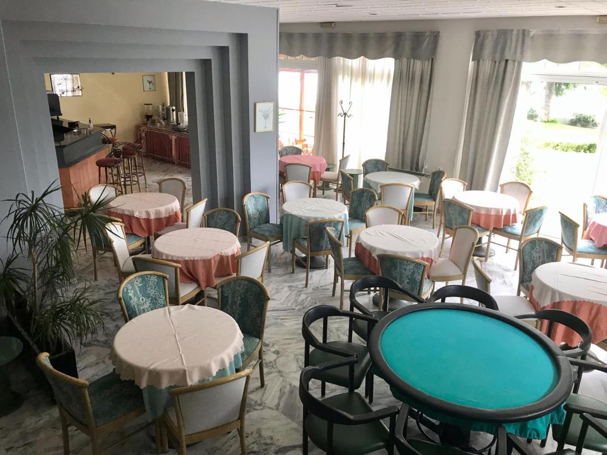 Batis Hotel Livanátai المظهر الخارجي الصورة