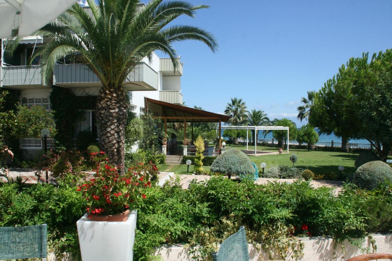 Batis Hotel Livanátai المظهر الخارجي الصورة