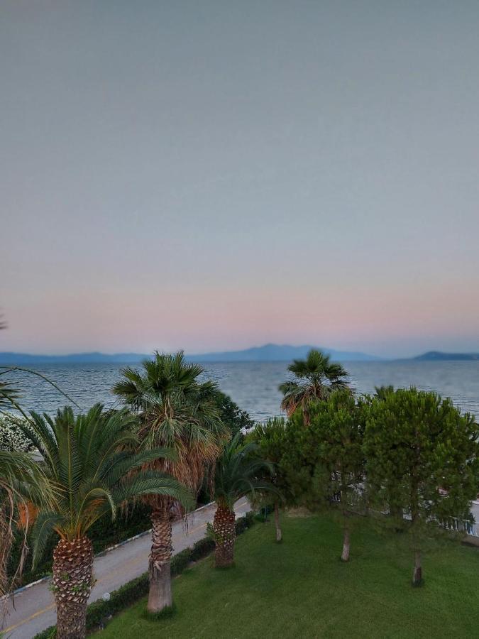 Batis Hotel Livanátai المظهر الخارجي الصورة