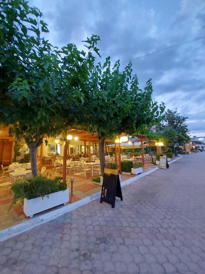 Batis Hotel Livanátai المظهر الخارجي الصورة