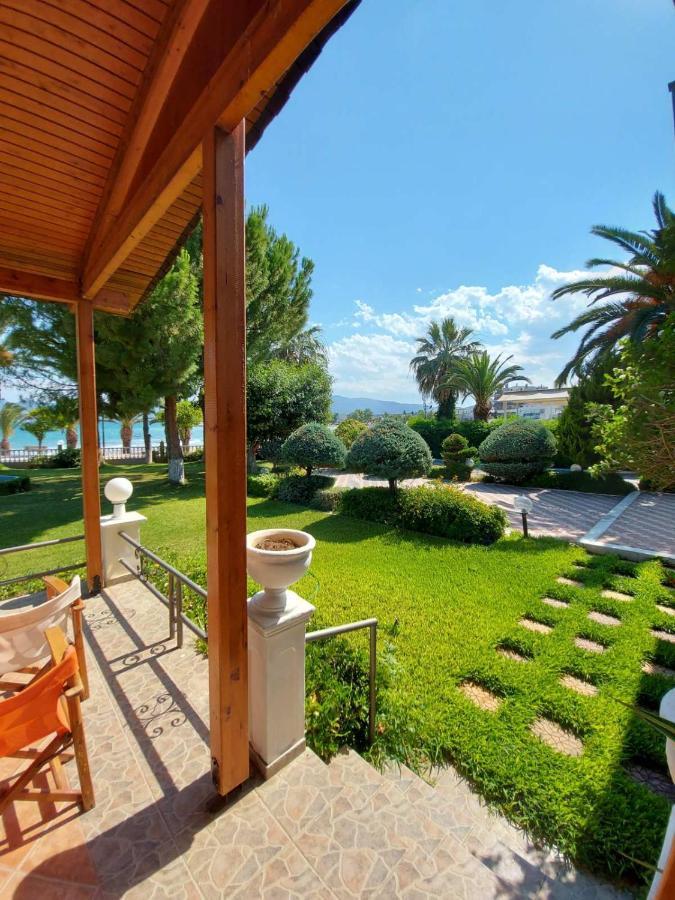 Batis Hotel Livanátai المظهر الخارجي الصورة